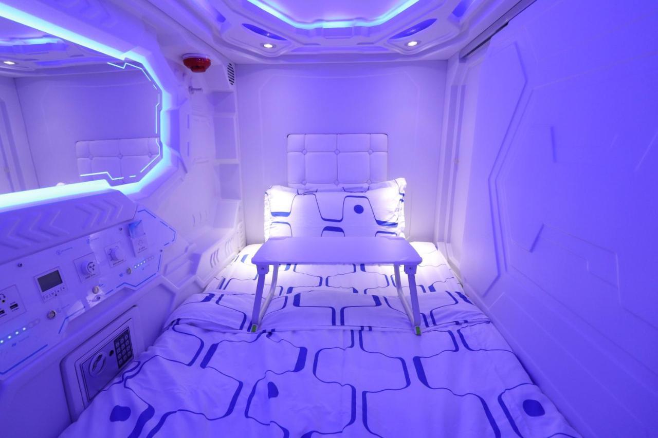 Jc Space Capsule Hotel Kuah Eksteriør billede