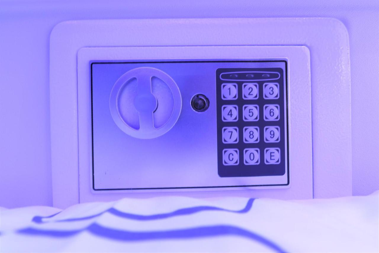 Jc Space Capsule Hotel Kuah Eksteriør billede